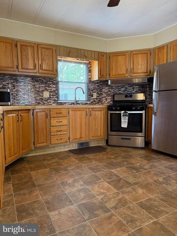 22 PINEVIEW, Browns Mills, NJ 08015