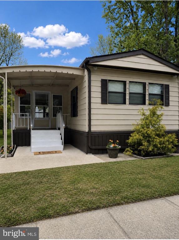 22 PINEVIEW, Browns Mills, NJ 08015
