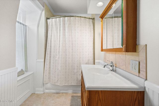 12 Collins Avenue, Troy, NY 12180