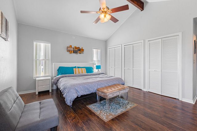 3902 3rd Street, Galveston, TX 77554