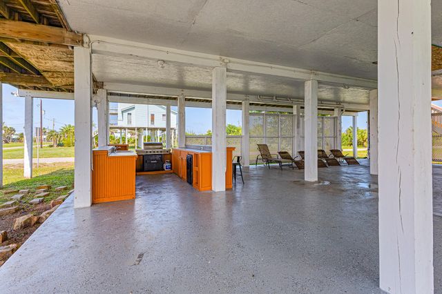3902 3rd Street, Galveston, TX 77554