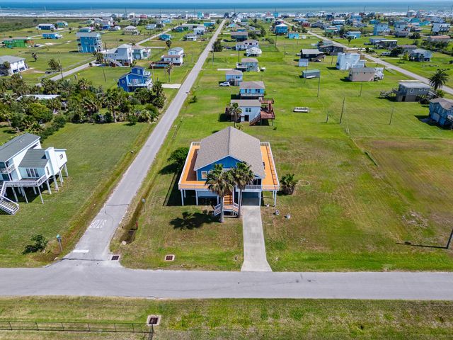 3902 3rd Street, Galveston, TX 77554