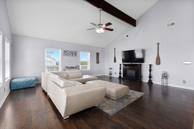 3902 3rd Street, Galveston, TX 77554