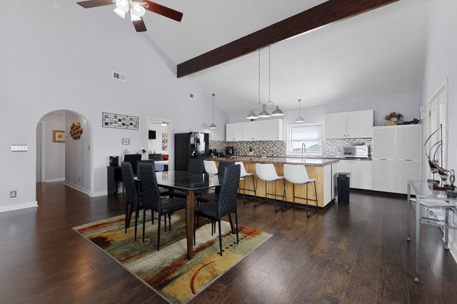 3902 3rd Street, Galveston, TX 77554
