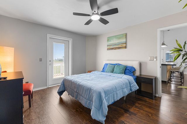 3902 3rd Street, Galveston, TX 77554
