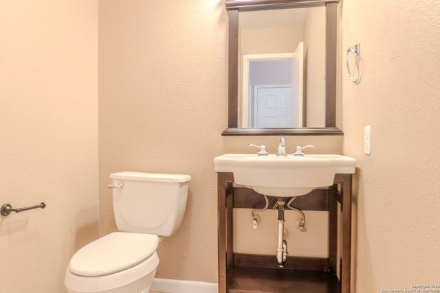 829 W Bitters Rd Apt 503, San Antonio, TX 78216