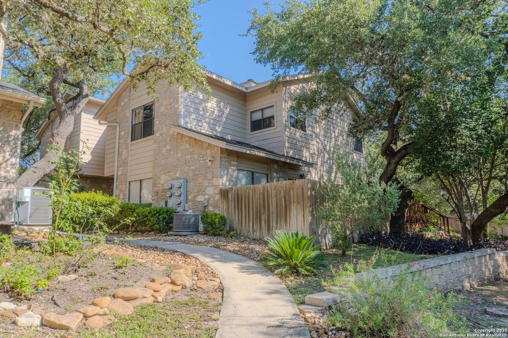 829 W Bitters Rd Apt 503, San Antonio, TX 78216