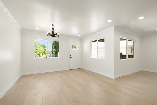 6120-6122 Friendly Ct, Carmichael, CA 95608