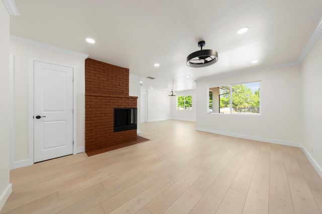 6120-6122 Friendly Ct, Carmichael, CA 95608