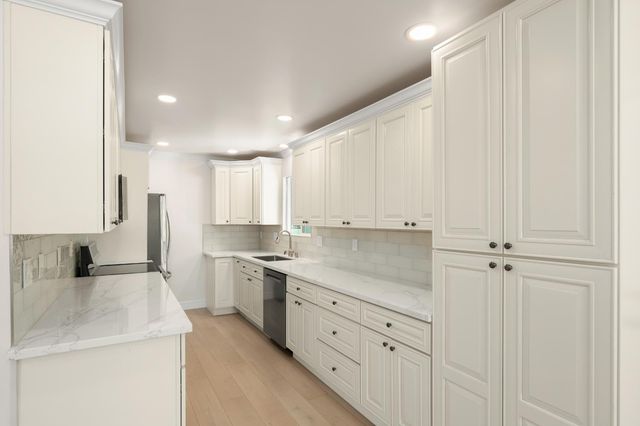 6120-6122 Friendly Ct, Carmichael, CA 95608