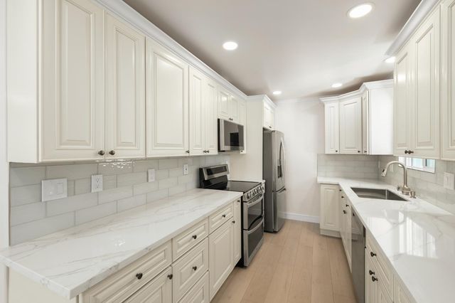 6120-6122 Friendly Ct, Carmichael, CA 95608