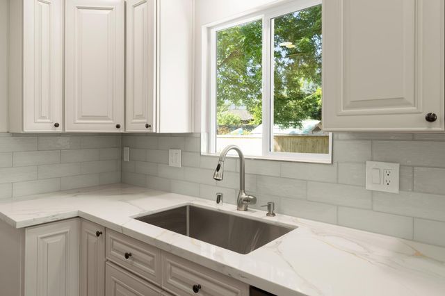 6120-6122 Friendly Ct, Carmichael, CA 95608