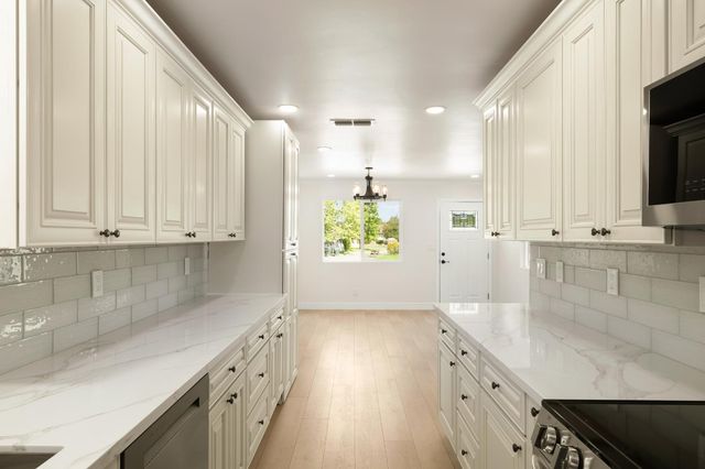 6120-6122 Friendly Ct, Carmichael, CA 95608