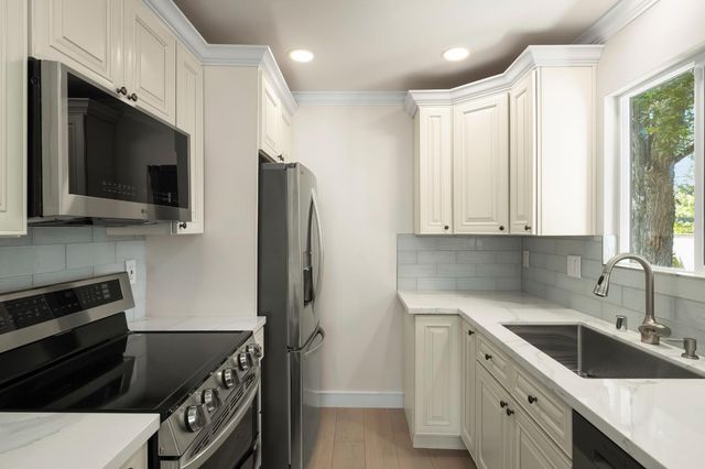 6120-6122 Friendly Ct, Carmichael, CA 95608