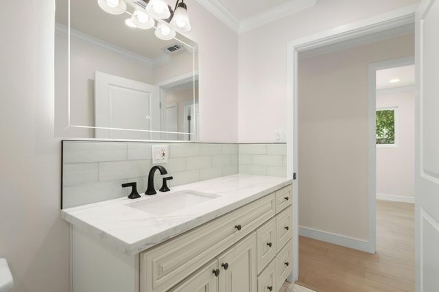 6120-6122 Friendly Ct, Carmichael, CA 95608