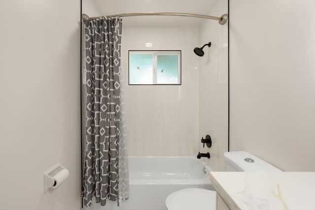 6120-6122 Friendly Ct, Carmichael, CA 95608