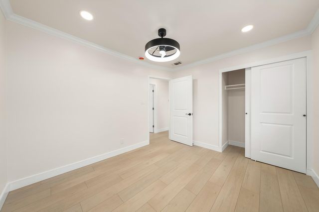 6120-6122 Friendly Ct, Carmichael, CA 95608