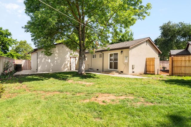 6120-6122 Friendly Ct, Carmichael, CA 95608