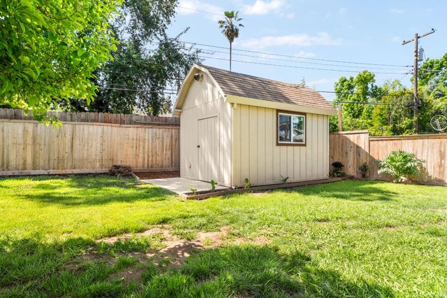 6120-6122 Friendly Ct, Carmichael, CA 95608