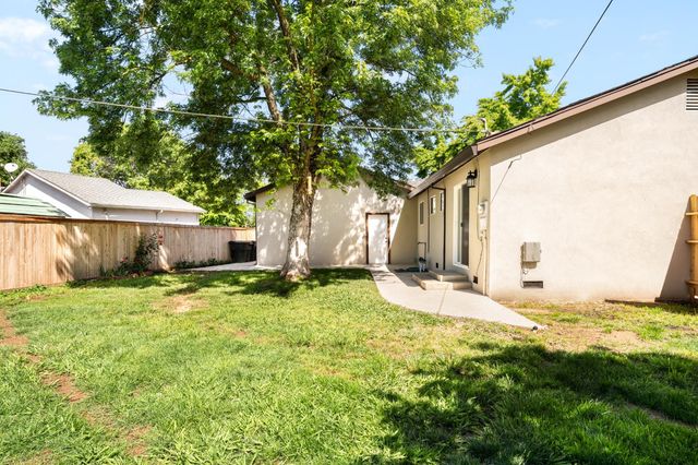 6120-6122 Friendly Ct, Carmichael, CA 95608