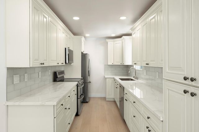 6120-6122 Friendly Ct, Carmichael, CA 95608