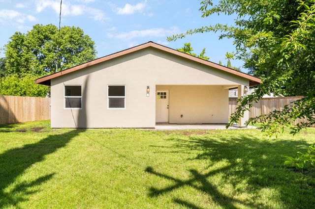 6120-6122 Friendly Ct, Carmichael, CA 95608