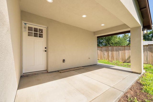 6120-6122 Friendly Ct, Carmichael, CA 95608