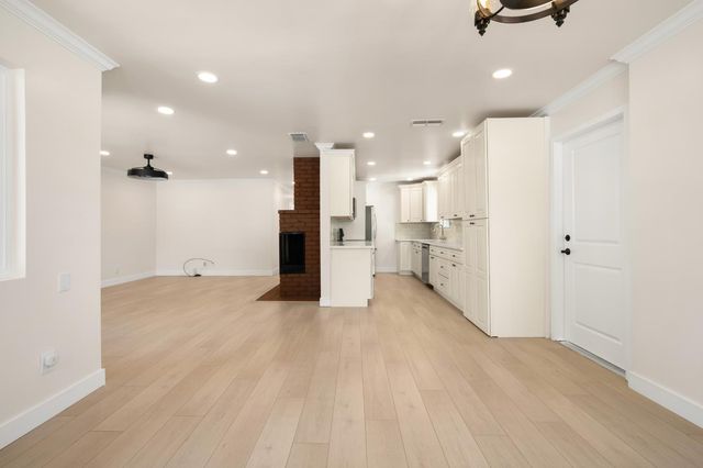 6120-6122 Friendly Ct, Carmichael, CA 95608