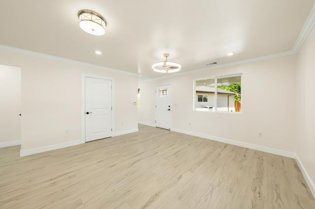 6120-6122 Friendly Ct, Carmichael, CA 95608