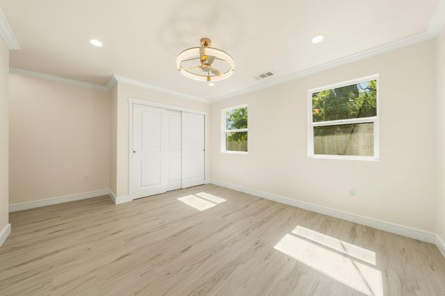 6120-6122 Friendly Ct, Carmichael, CA 95608