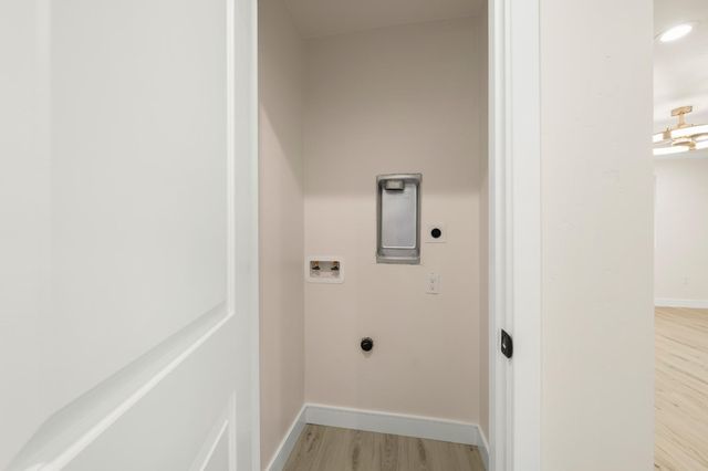 6120-6122 Friendly Ct, Carmichael, CA 95608