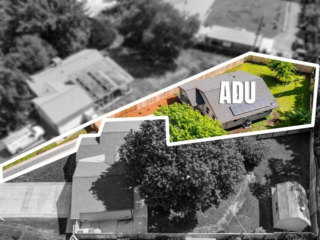 6120-6122 Friendly Ct, Carmichael, CA 95608