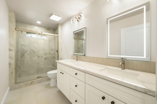 6120-6122 Friendly Ct, Carmichael, CA 95608