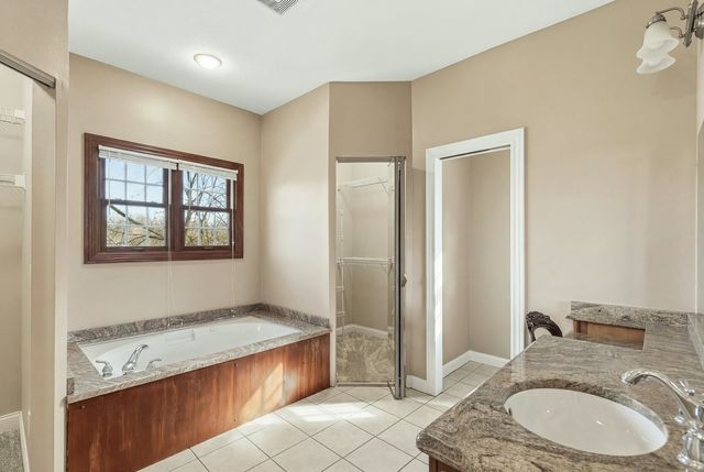 11063 95TH Avenue, Blue Grass, IA 52726