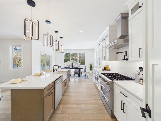 2 Arthur Street, Westport, MA 02790