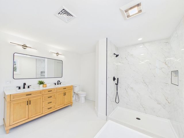 2 Arthur Street, Westport, MA 02790