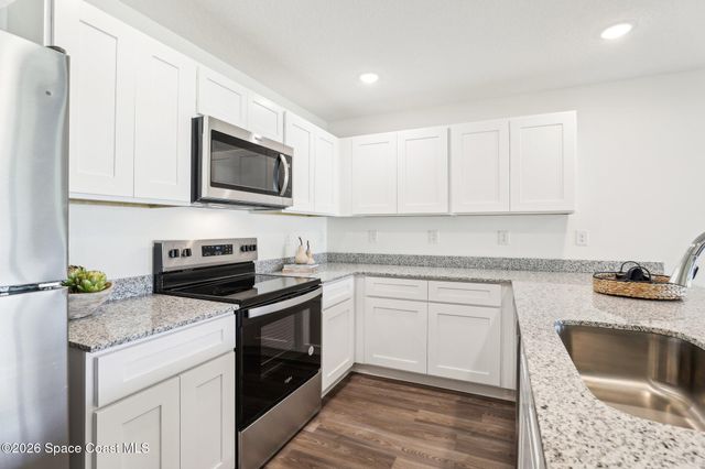 796 Doverbrook Road NW, Palm Bay, FL 32907
