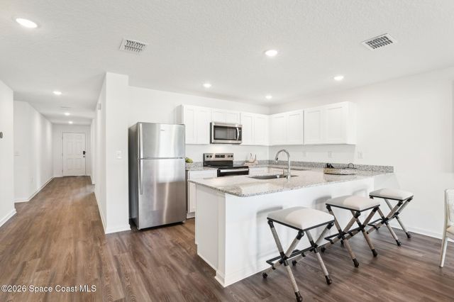 796 Doverbrook Road NW, Palm Bay, FL 32907