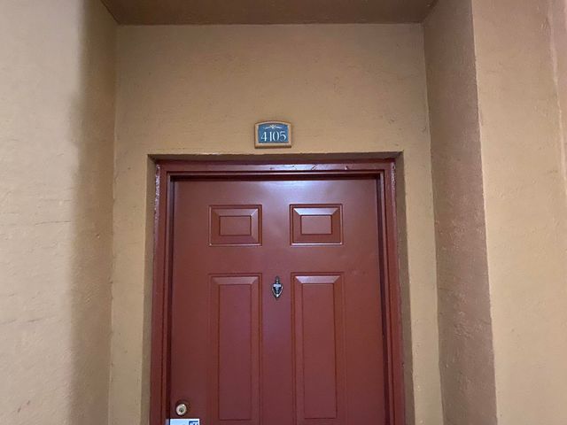 5056 Lantana Road 4105, Greenacres, FL 33463