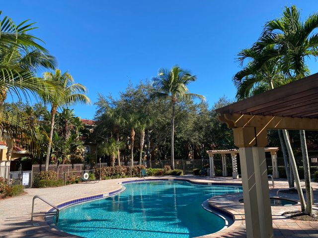 5056 Lantana Road 4105, Greenacres, FL 33463