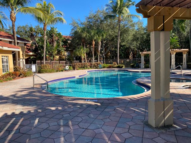 5056 Lantana Road 4105, Greenacres, FL 33463