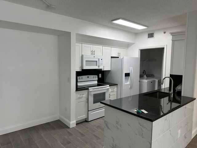 5056 Lantana Road 4105, Greenacres, FL 33463