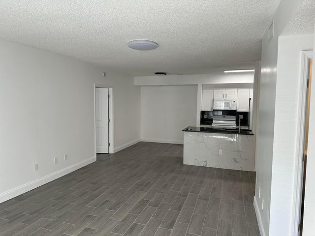 5056 Lantana Road 4105, Greenacres, FL 33463