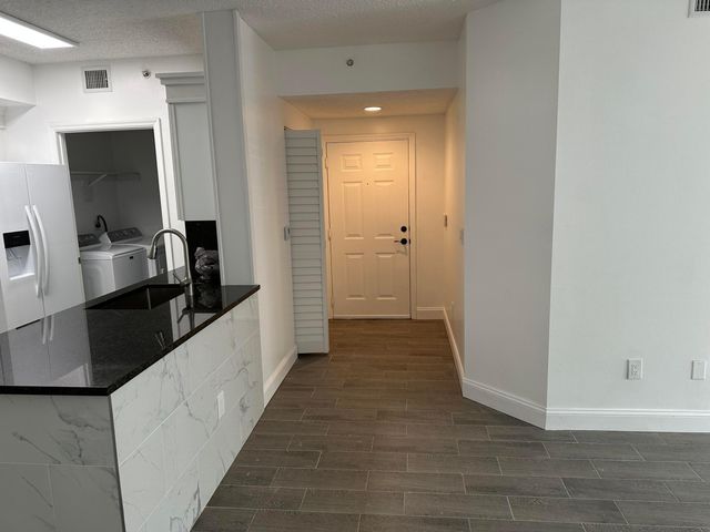 5056 Lantana Road 4105, Greenacres, FL 33463