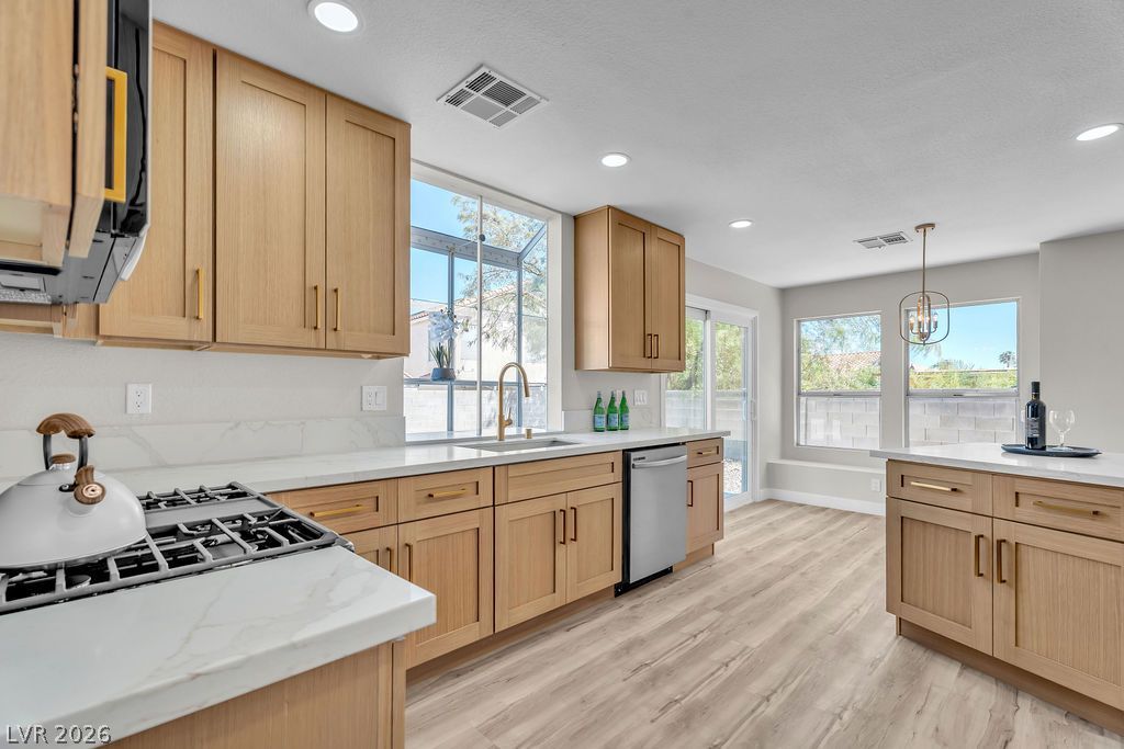 1914 Pintura Circle, North Las Vegas, NV 89031 — exterior