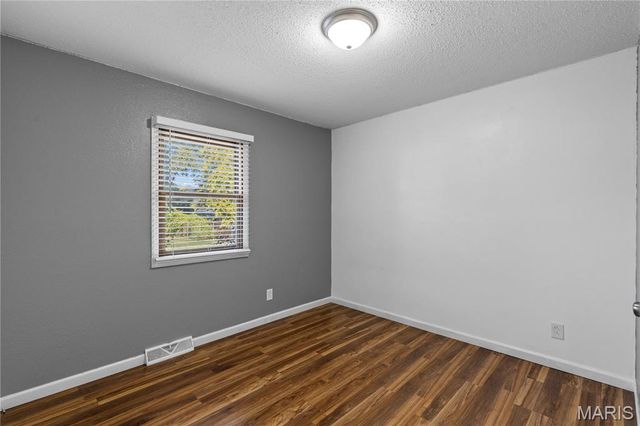 11 Charlotte Drive, Hazelwood, MO 63031