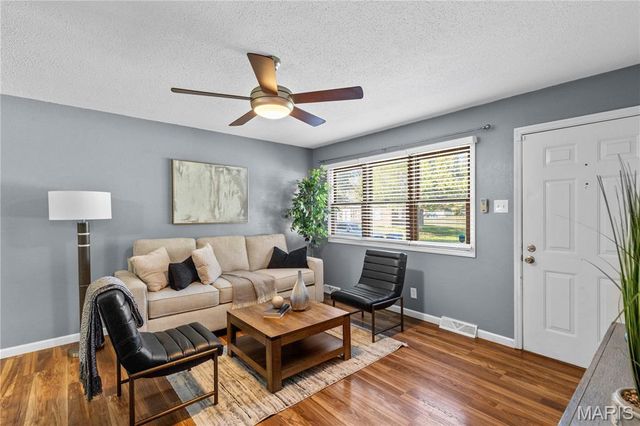 11 Charlotte Drive, Hazelwood, MO 63031