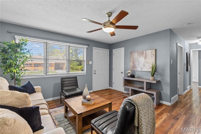 11 Charlotte Drive, Hazelwood, MO 63031