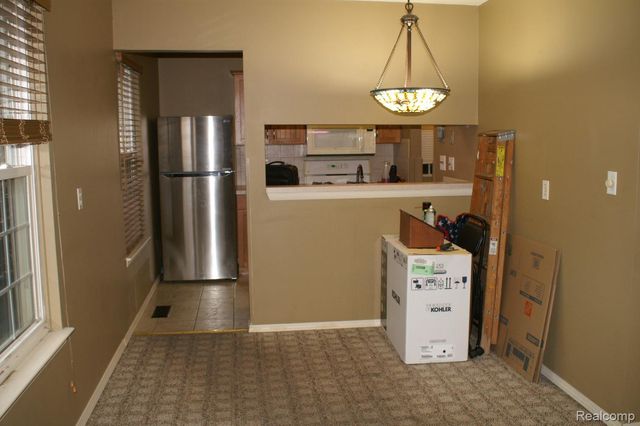 38220 Carolon, Westland, MI 48185