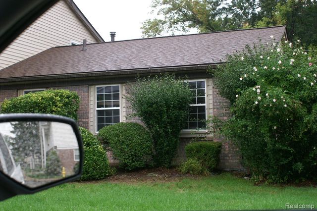 38220 Carolon, Westland, MI 48185